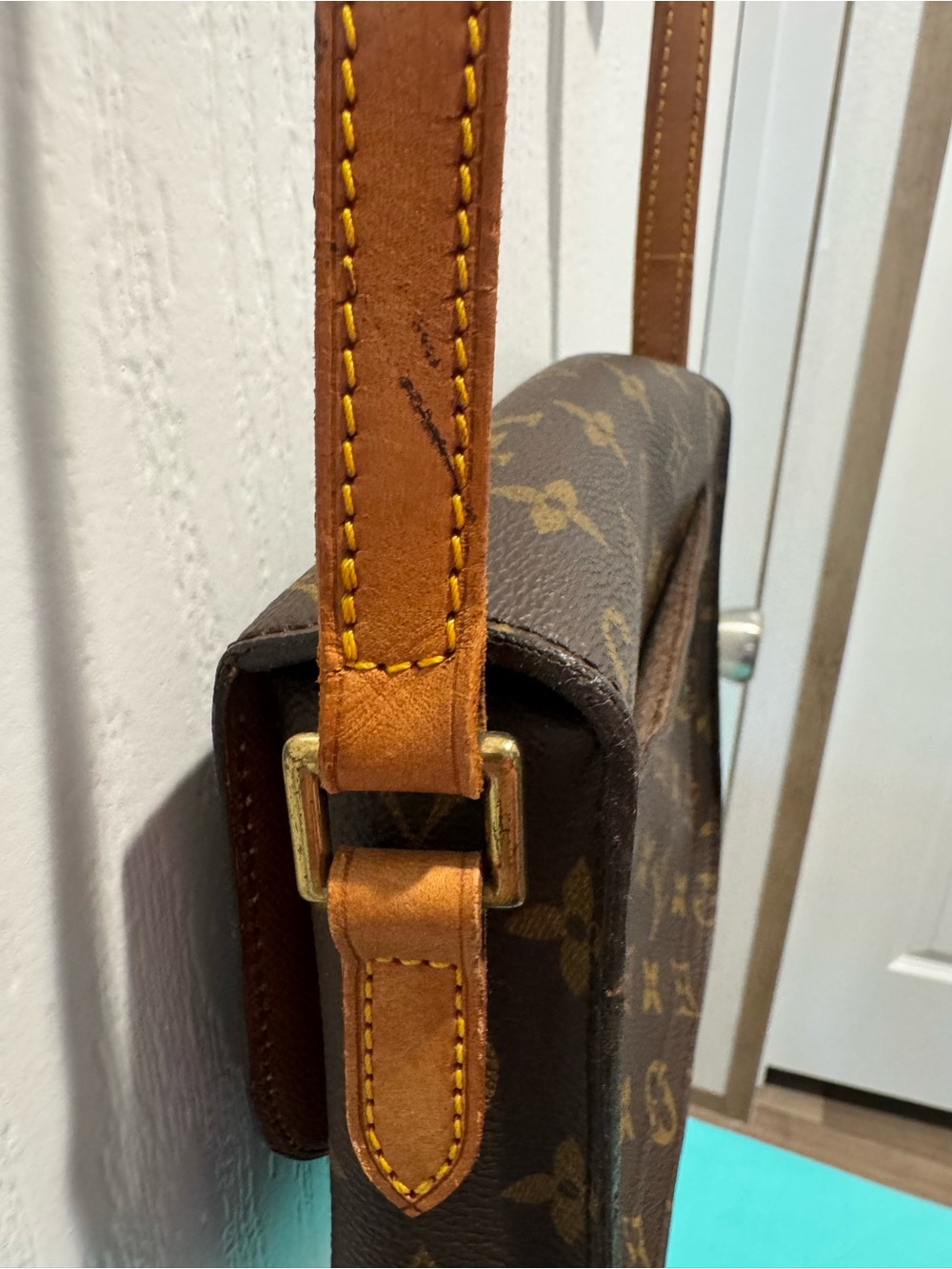Louis Vuitton Monogram St Cloud PM with Vachetta Trim - Picture 3 of 11